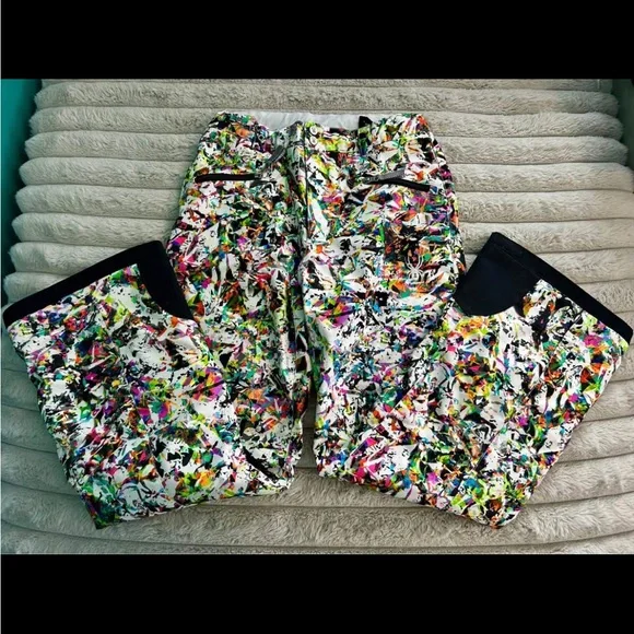 Snow/Ski Pants
Spyder girls size 16 (fits womens 0/2). - Picture 1 of 4